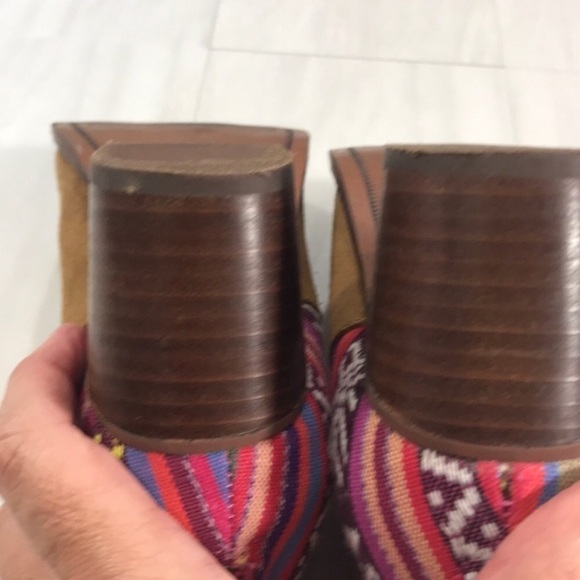 Toms Leila Ankle boot, tan, Aztec print, suede, western, 5.5 - Picture 7 of 8